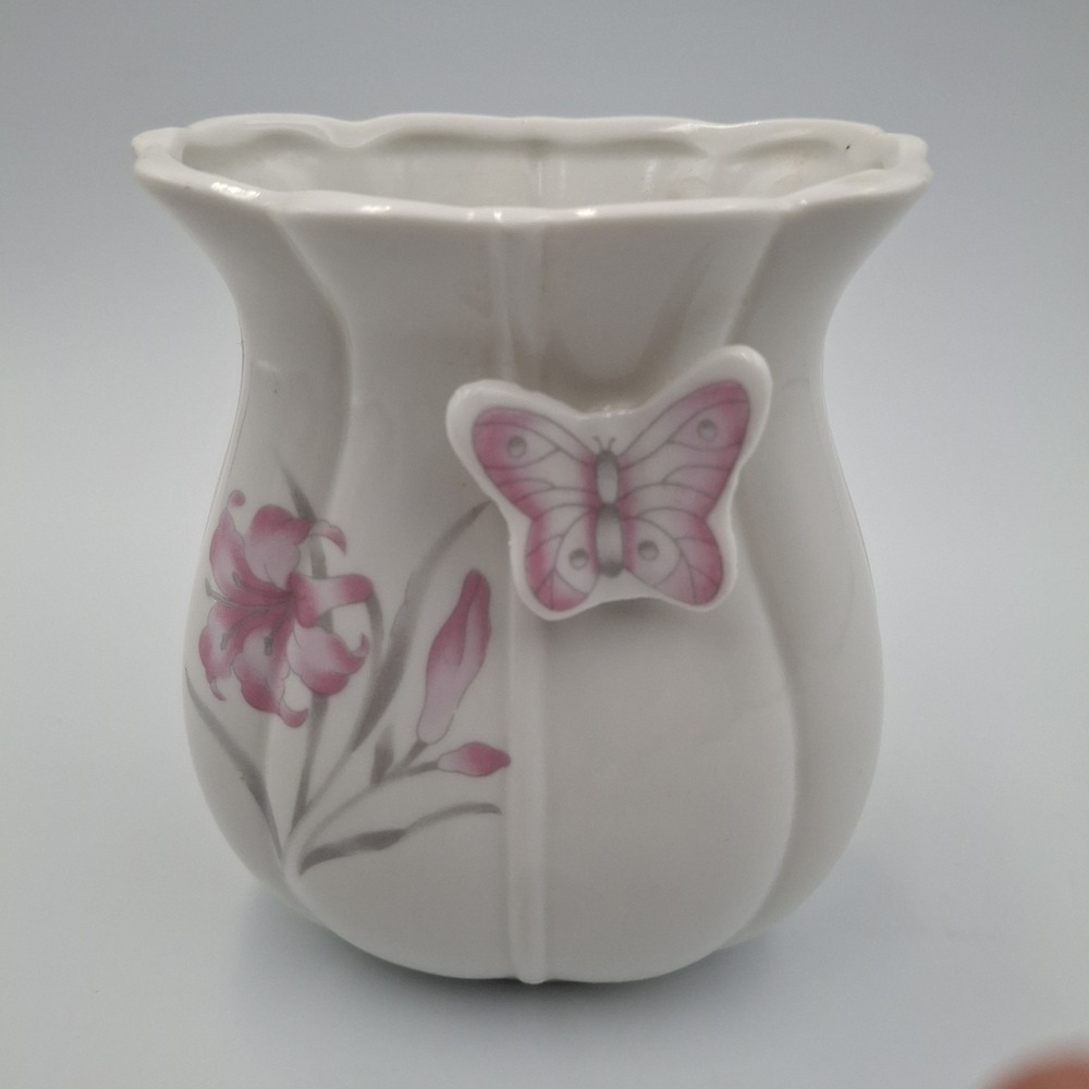 Vintage White Ceramic Butterfly Vase 3D Raised Pink Lily Floral‎ Scalloped Rim